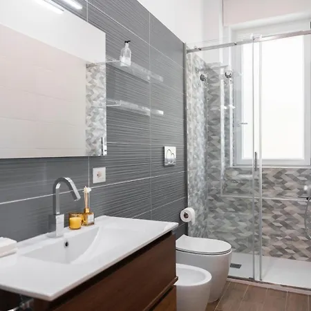 Central Home Pompeii *