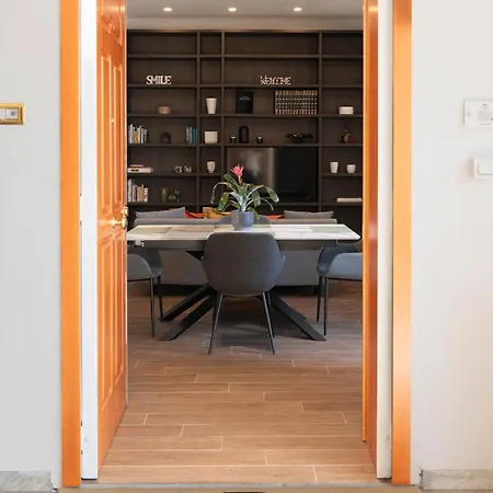 Central Home Pompeii 아파트 *